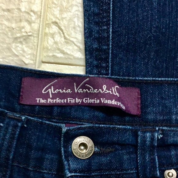 Gloria Vanderbilt like new the perfect fit jeans - Picture 3 of 10